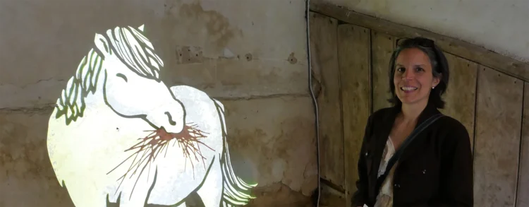 kati-lacey-with-gobo-illustration-at-kelmscott