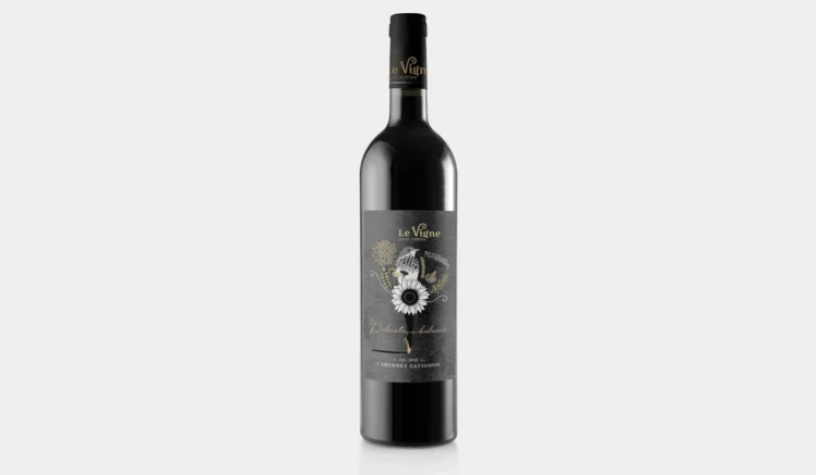 red wine label design with illustration by kati lacey freelance packaging designer